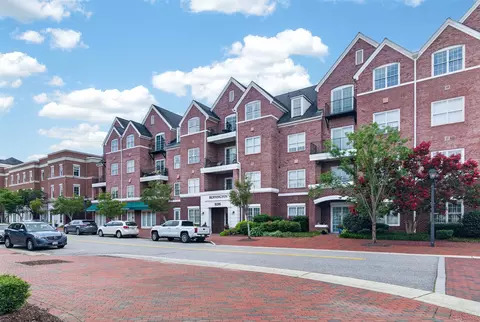 5215 Center St #410, Williamsburg, VA 23188