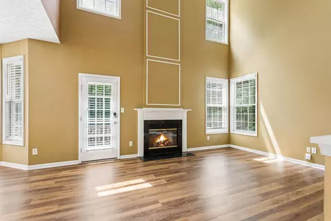 6100 Shrewsbury Sq, Williamsburg, VA 23188