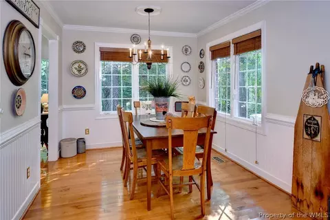 Dining - 101 Eagle, Williamsburg, VA 23188 photo 1 of 3