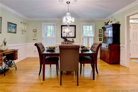 Dining - 101 Eagle, Williamsburg, VA 23188 photo 2 of 3