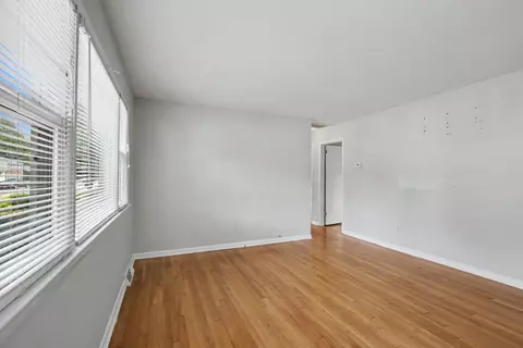 Living - 112 Valirey Dr, Hampton, VA 23669 photo 1 of 5