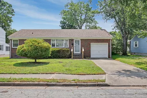 Exterior - 112 Valirey Dr, Hampton, VA 23669 photo 2 of 8