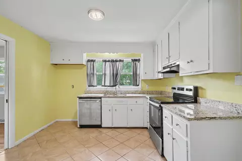 Kitchen - 112 Valirey Dr, Hampton, VA 23669 photo 1 of 4
