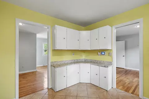 Entry Way - 112 Valirey Dr, Hampton, VA 23669 photo 2 of 2
