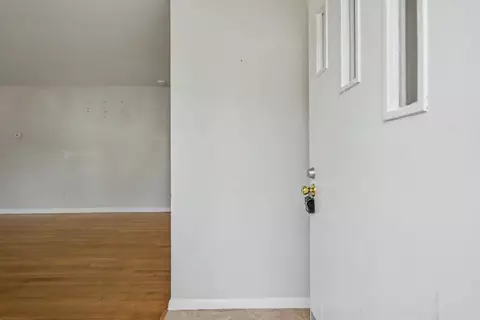 Entry Way - 112 Valirey Dr, Hampton, VA 23669 photo 1 of 2