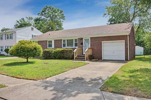 Exterior - 112 Valirey Dr, Hampton, VA 23669 photo 3 of 8