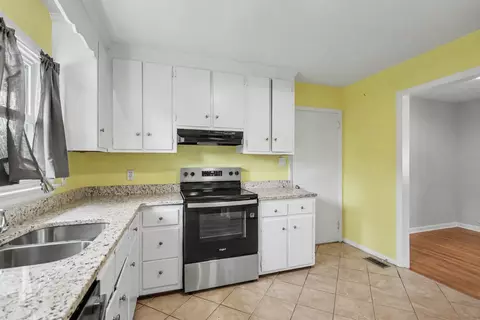 Kitchen - 112 Valirey Dr, Hampton, VA 23669 photo 3 of 4