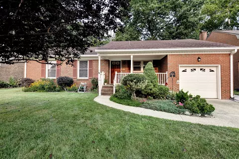 Exterior - 3 Bonney Ln, Hampton, VA 23669 photo 3 of 11