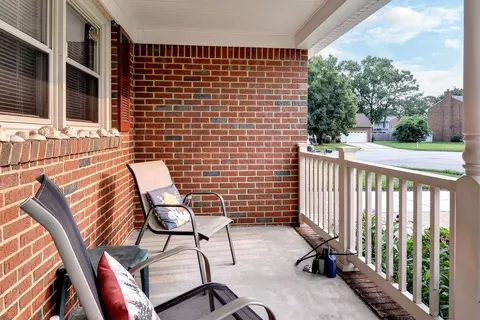 Exterior - 3 Bonney Ln, Hampton, VA 23669 photo 5 of 11