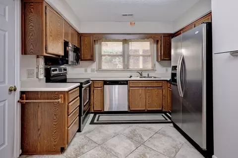 Kitchen - 3 Bonney Ln, Hampton, VA 23669 photo 3 of 5