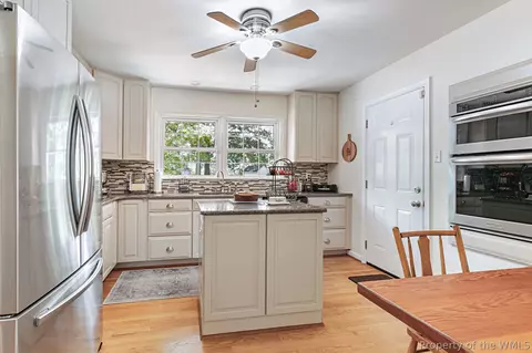 Kitchen - 341 Brunell Dr, Hampton, VA 23666 photo 2 of 4
