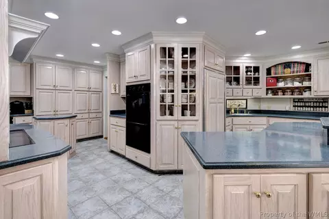 Kitchen - 169 W Queens Dr, Williamsburg, VA 23185 photo 3 of 4