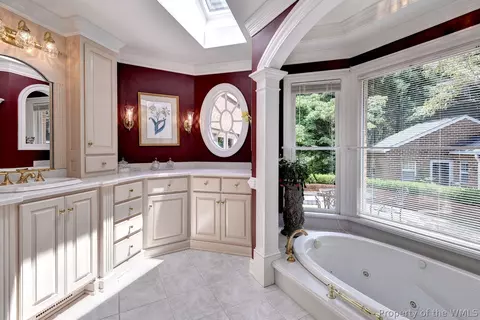 Bath - 169 W Queens Dr, Williamsburg, VA 23185 photo 1 of 5
