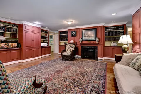 Living - 169 W Queens Dr, Williamsburg, VA 23185 photo 4 of 7