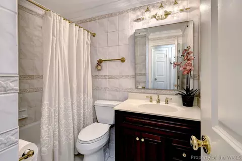 Bath - 169 W Queens Dr, Williamsburg, VA 23185 photo 3 of 5