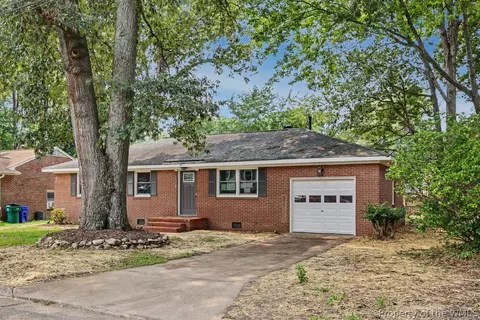 19 Bird Ln, Newport News, VA 23601