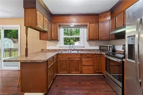 Kitchen - 4504 Aberdeen Dr, Gloucester, VA 23061 photo 4 of 4