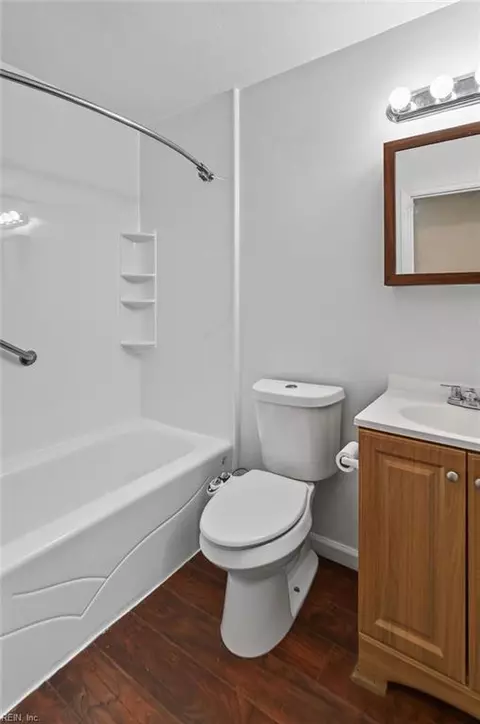 Bath - 4504 Aberdeen Dr, Gloucester, VA 23061 photo 4 of 5
