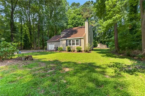 Exterior - 4504 Aberdeen Dr, Gloucester, VA 23061 photo 4 of 12
