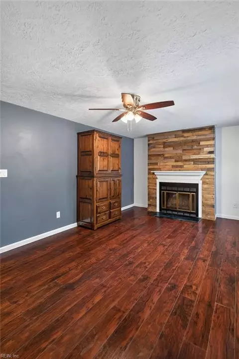 Living - 4504 Aberdeen Dr, Gloucester, VA 23061 photo 1 of 7