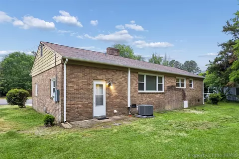 Exterior - 1 Westbrook Dr, Hampton, VA 23666 photo 3 of 8