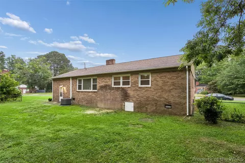 Exterior - 1 Westbrook Dr, Hampton, VA 23666 photo 4 of 8