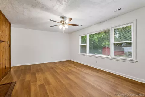 Living - 1 Westbrook Dr, Hampton, VA 23666 photo 3 of 5