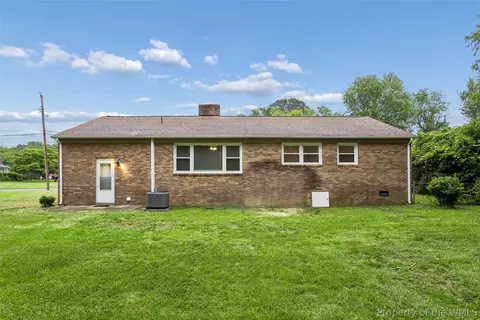 Exterior - 1 Westbrook Dr, Hampton, VA 23666 photo 2 of 8