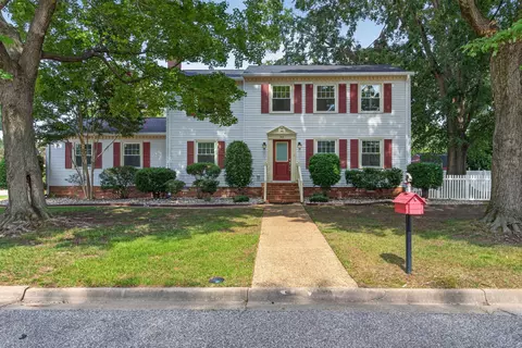 90 Orchard Cir, Newport News, VA 23602