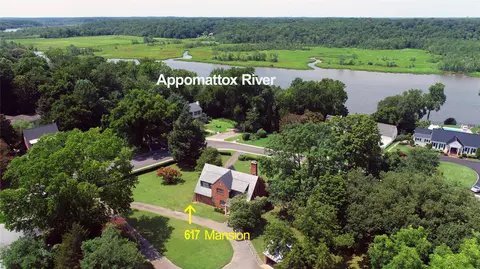 617 Mansion Dr, Hopewell, VA 23860