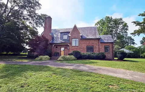 617 Mansion Dr, Hopewell, VA 23860