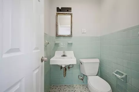 Bath - 913 Jackson Dr, Williamsburg, VA 23185 photo 3 of 3