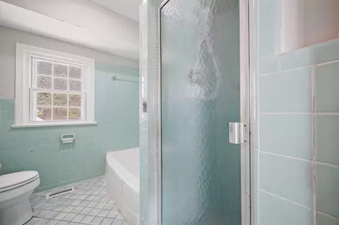 Bath - 913 Jackson Dr, Williamsburg, VA 23185 photo 1 of 3
