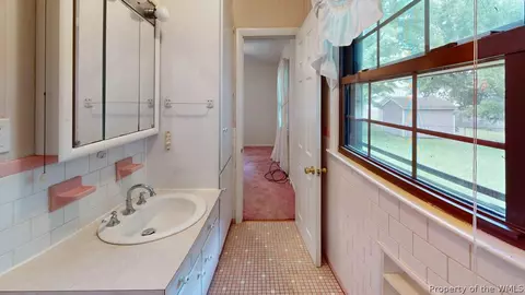 Bath - 110 Londonshire Ter, Hampton, VA 23666 photo 5 of 6