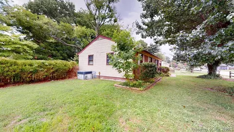 Exterior - 110 Londonshire Ter, Hampton, VA 23666 photo 5 of 5