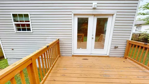 Exterior - 960 Quash St, Hampton, VA 23669 photo 2 of 7