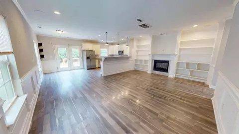 Living - 960 Quash St, Hampton, VA 23669 photo 4 of 6