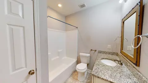 Bath - 960 Quash St, Hampton, VA 23669 photo 1 of 5