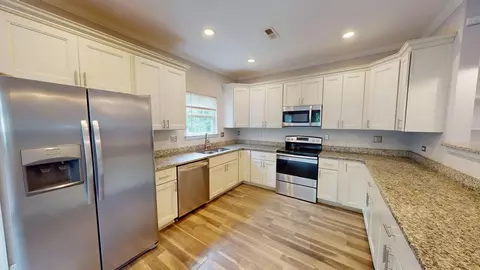 Kitchen - 960 Quash St, Hampton, VA 23669 photo 3 of 6