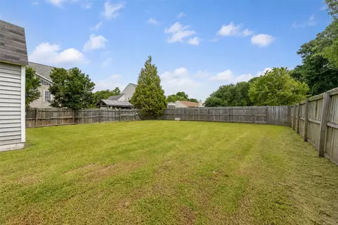 Exterior - 216 Beach Rd, Hampton, VA 23664 photo 9 of 12