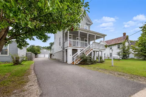 Exterior - 216 Beach Rd, Hampton, VA 23664 photo 2 of 12