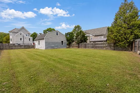 Exterior - 216 Beach Rd, Hampton, VA 23664 photo 10 of 12