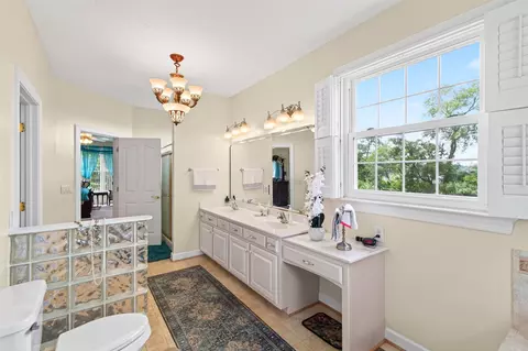 Bath - 19 Hampshire Dr, Hampton, VA 23669 photo 2 of 3