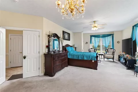 Bedroom - 19 Hampshire Dr, Hampton, VA 23669 photo 2 of 5