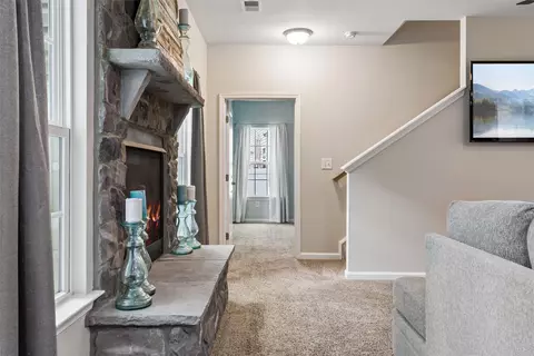 Entry Way - 505 Loggerhead Dr, Newport News, VA 23601 photo 6 of 8