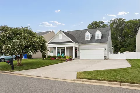 Exterior - 505 Loggerhead Dr, Newport News, VA 23601 photo 2 of 9