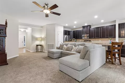 Entry Way - 505 Loggerhead Dr, Newport News, VA 23601 photo 4 of 8