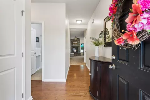 Entry Way - 505 Loggerhead Dr, Newport News, VA 23601 photo 2 of 8