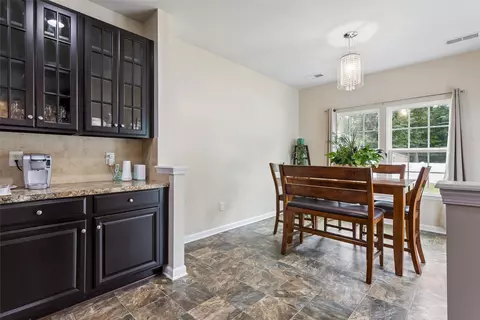 Dining - 505 Loggerhead Dr, Newport News, VA 23601 photo 2 of 2