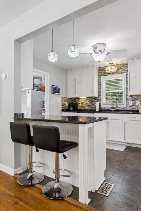 Kitchen - 102 Temple St, Hampton, VA 23664 photo 4 of 5